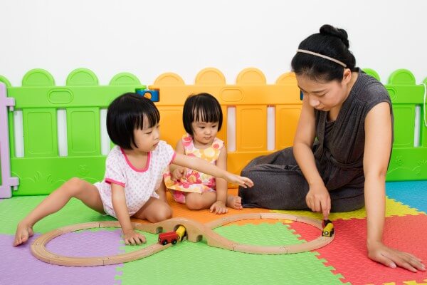 Raising Bilingual Kids: Can Two Languages Affect Language Development?