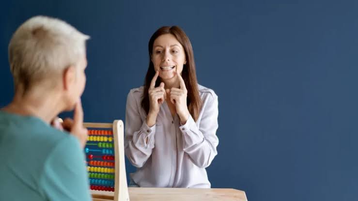 10 Ways Speech Therapy Helps Stroke Survivors in Toronto Regain Communication